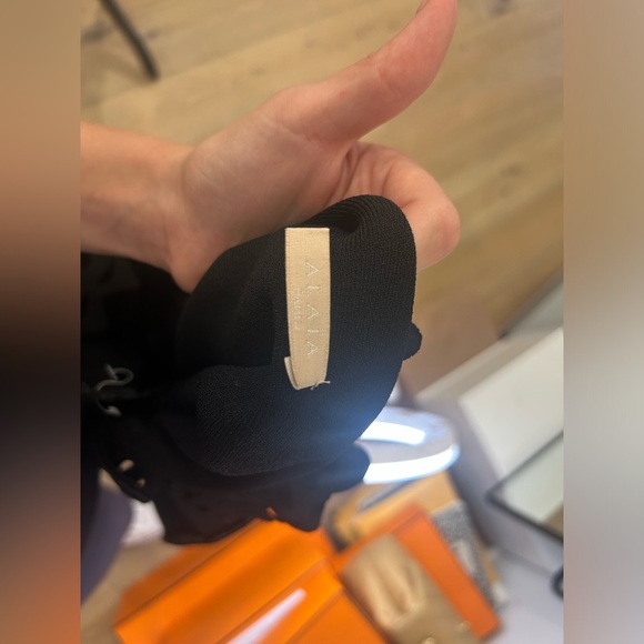 Black Alaïa Quarter Sleeve Top - Picture 3 of 11